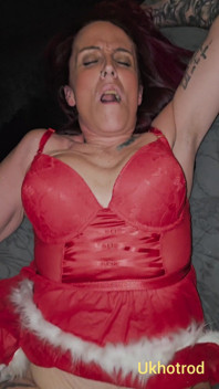 Schneller Fick Im Weihnachtsoutfit Nach Halsfick Beim Blowjob