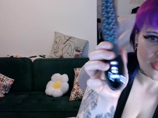 Unboxing (Miss Ruby)