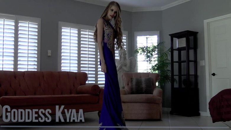 Kyaa Chimera: 부유한 여신의 언어적 굴욕