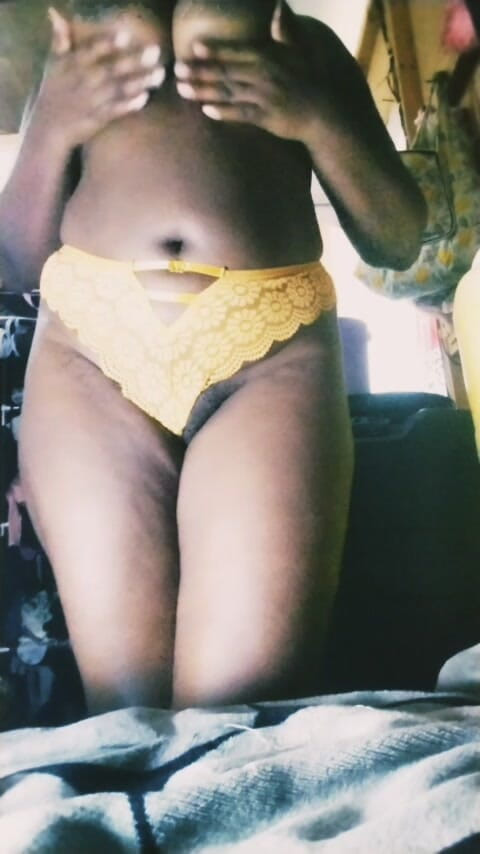 prinjema: Ebony Babe Masturbating Under Her Sexy Yellow Pants