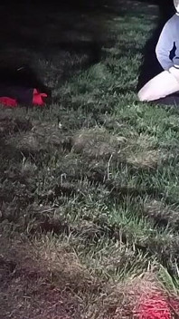 main raat men kapre utaarta hoon aur baahar nikalta hoon