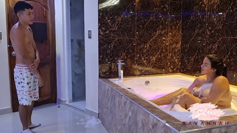 Savannah Watson: Casal Fazendo Sexo Na Jacuzzi No Quarto Principal De Seus...