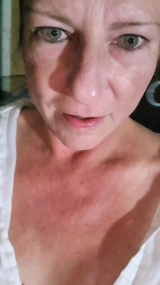 EliteLadyS: MILF si vzala velké černé dildo po nějakém koučování