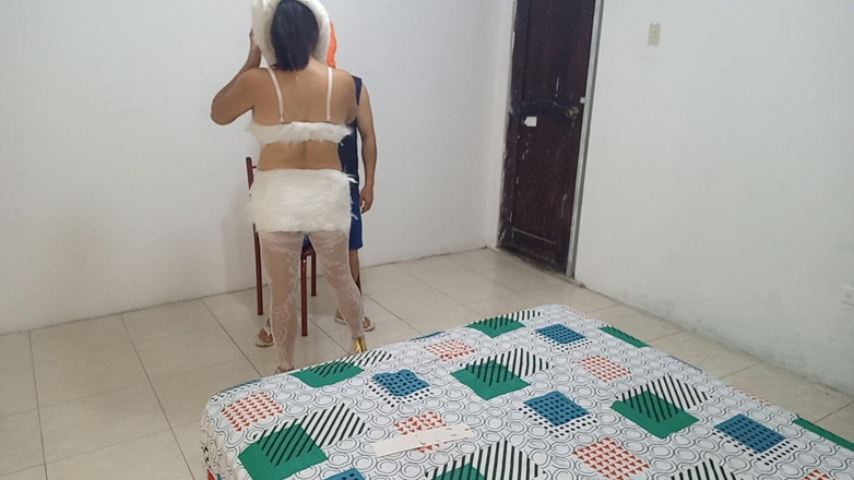 Martin13: Schmutzige kostümparty endet mit sex zwischen stiefmutter und stiefsohn