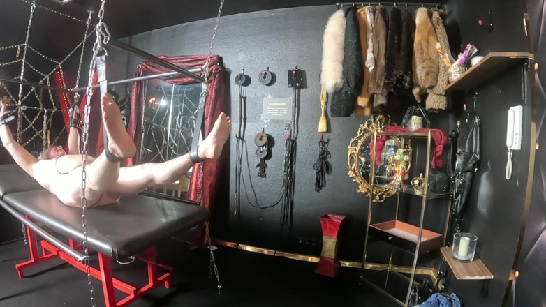Queen_of_BDSM: Cât de rezistent sunt tălpile picioarelor tale?