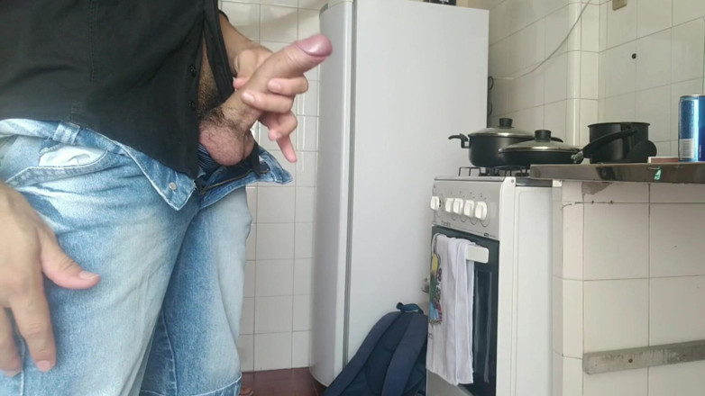MiguellTrajano: Mon demi-frère a attendu longtemps pour manger ce dont il...