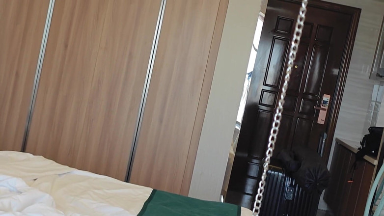 Asian bondage: Testowa gra wytrzymałościowa dziewczyny boso, kajdanki podnoszące palce u stóp,...