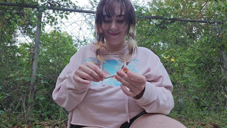 Mushroombitchx: Palenie i dokuczanie moim sąsiadom