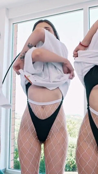 We Are Onlytarts : scène bonus avec des ados sexy