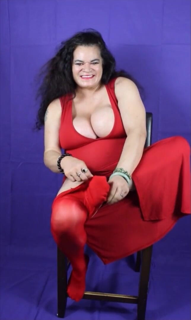 Haydee Rodriguez: Du plaisir en collants rouges sans entrejambe