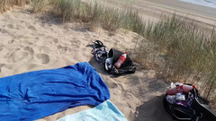 Double-Dutchies: Veřejnost - sobotní kouření a polykání na pláži