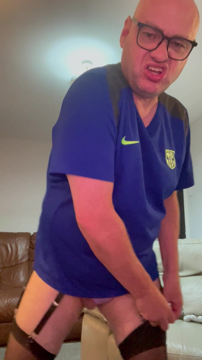 Ancient456: Ma chemise bleue avec un bas