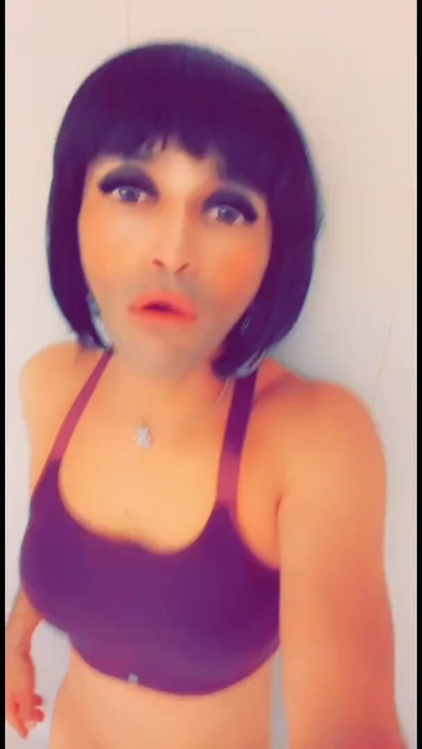 Sissy Slut Brianna: Mănunchi de obraznice la duș
