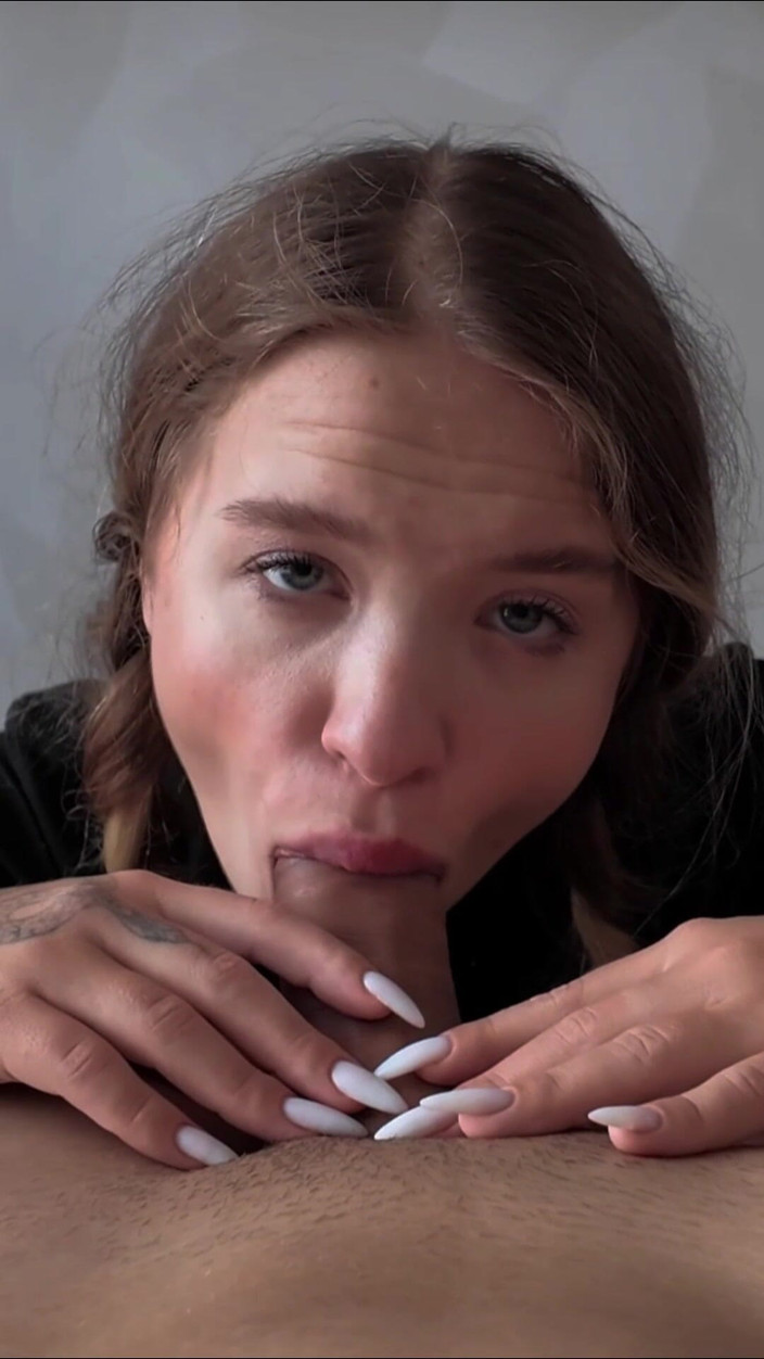 xKeryB: Em vez de café forte, ela preferiu um pau forte