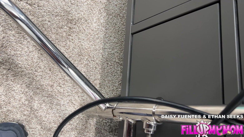 Fill Up My Stepmom: Detrás de la madrastra Daisy Fuentes realmente quiere mi carga