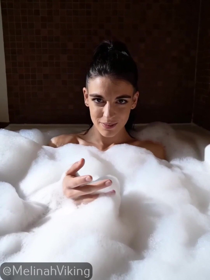 Melinah Viking: Bubble Bath