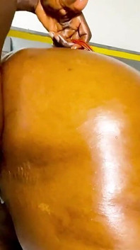 Il culo e la figa della bbw vengono scopati duramente