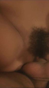 Klasik genişletme, amcık yeme ve dev yarakların üstünde anal sikiş