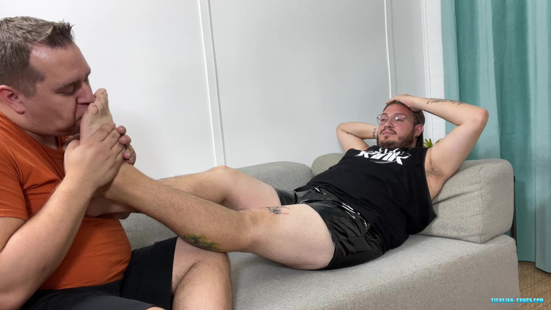 Ticklish Chubs: 사랑스러운 큰 발을 가지고 있는 프린스 제드