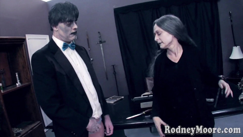 Rodney Moore: ニーナ・ハートリーおばあちゃんよろめきフェラチオ