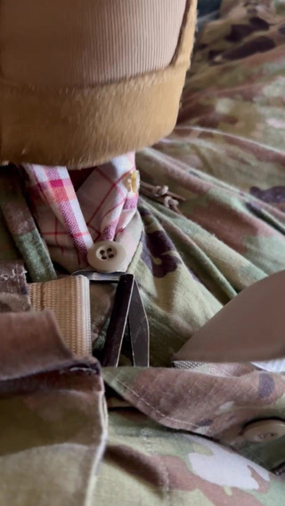 Gay Soldier Stuff: Süper ateşli - abd ordusu solider çizmesine döl boşaltıyor!