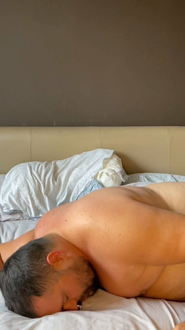 BigBullBoss: Pantat bahenol cewek sange ini dientot habis-habisan sama besar sampai...