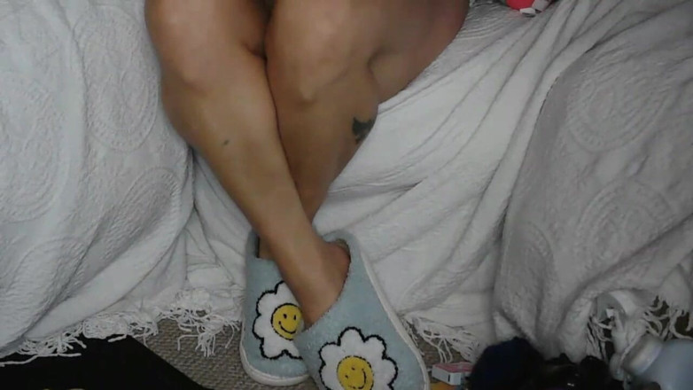 RedIvy420: Slipper Dangle Tease &amp; Thick Calves Worship with Kepi Carter Watch...