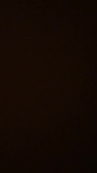 Yeni evli kız tutkuyla emiyor ve sikişiyor