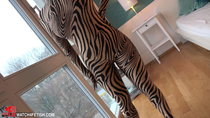 ZentaiDolls: Transforming into a zentai doll