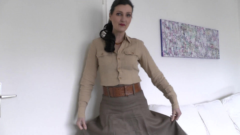Lady Victoria Valente: Cubaan tali pinggang yang mengujakan dengan Skirt Linen, Bahagian 3, Lady...