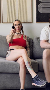 Barriga agradada por minha colega de quarto irritante termina em uma guerra de cócegas! com Mars Solo e Albino Adonis