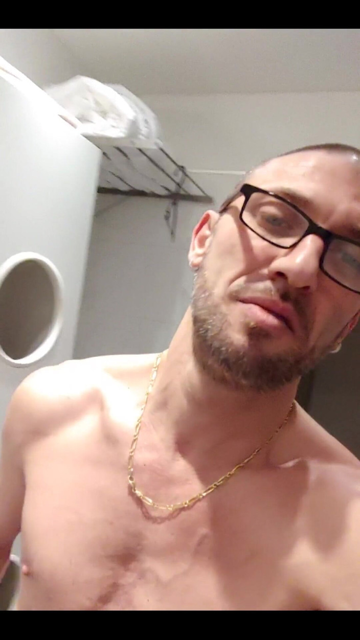 Boy jerking off: Ik ben thuis