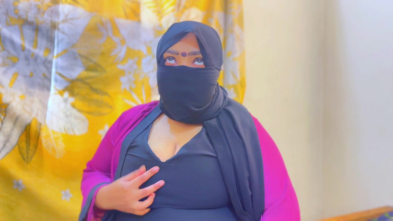 Aria Mia: İranlı Arap orta yaşlı seksi ateşli üvey anne otel odasında mastürbasyon...