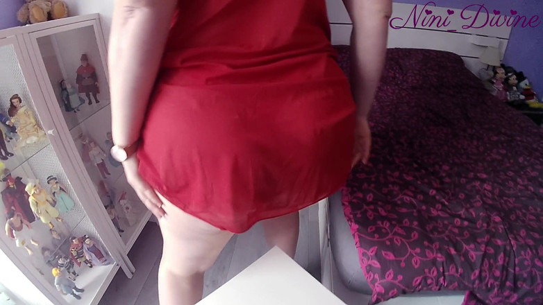 Nini Divine: Potřebuje velké velké velké černé péro, aby šukala její těsnou kundičku a...