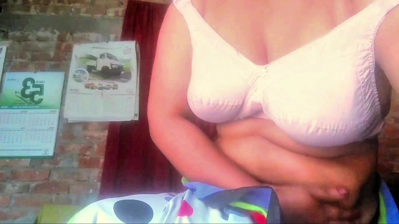 nadiya2026: Desi Beauty țâțe mari dezvăluie selfie - curea albastră Top up, limba...