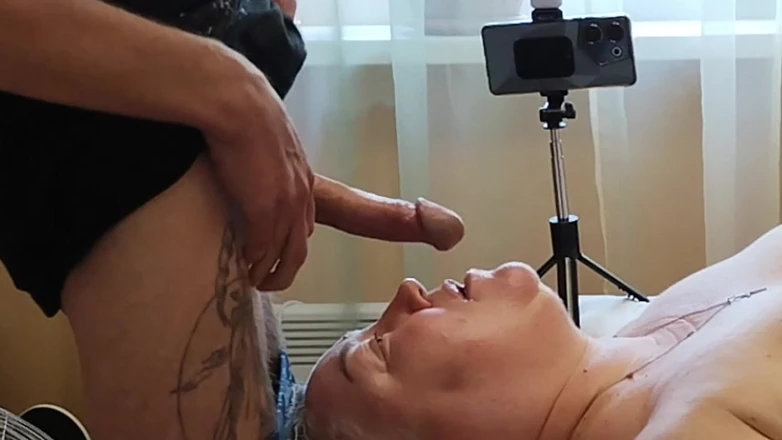 Zona901: I Jerk off My Dick and Shove It Down My...