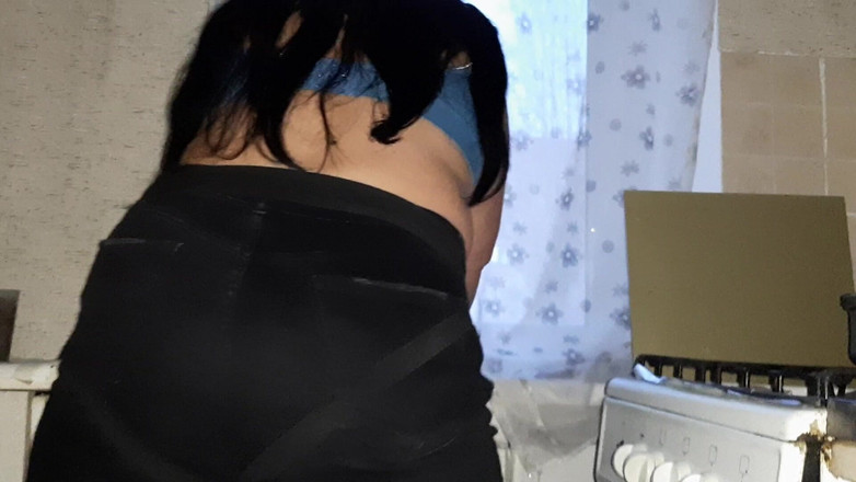 Lesbian-illusion: Üvey annem anal bekaretimi aldı ve buna bayıldım