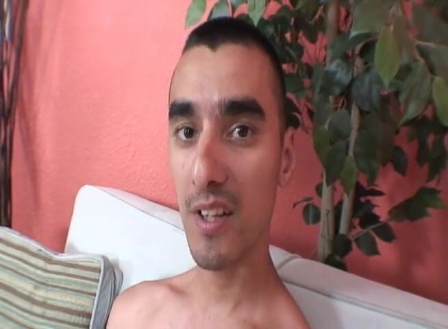 VOP Boys: Si masturba il suo cazzo duro