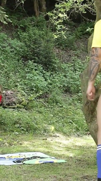 Video exclusivo a pelo: follada anal con dos jugadores de fútbol calientes sexys y muy cachondas
