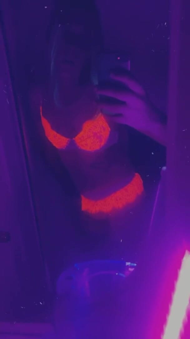 CarmenMelatonin: Pink rave girl wants to play