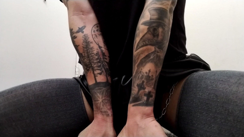 Vovxxx: Femboy Lex Chains înăuntru