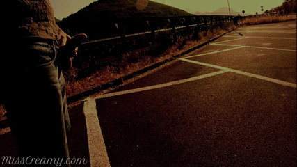 Miss Creamy: Ukazování ptáka - dívka mě přistihla, jak si honím na ulici...