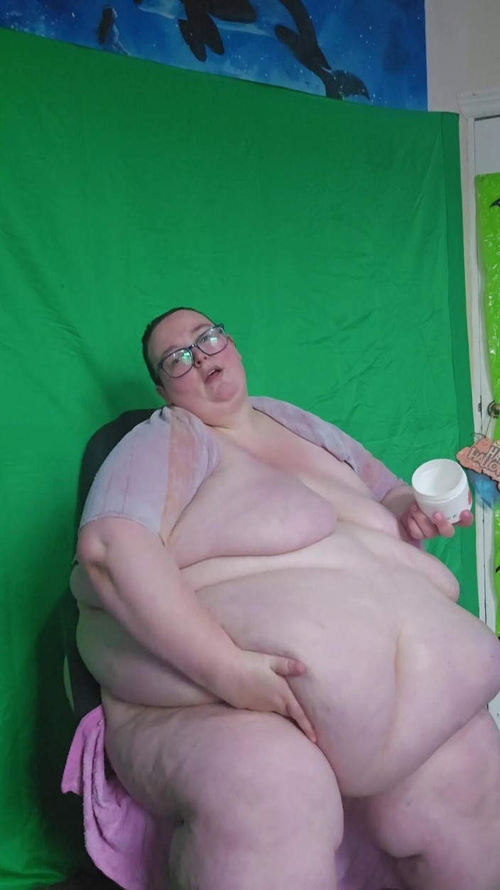 SSBBWLadyBrads: Жиробасина, массаж толстого тела со сливками