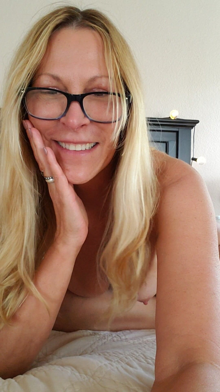 JessRyan: Soție reală fierbinte milf camgirl Jess Ryan în pat