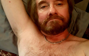 Beau Sanctus: 12 dakikalık mastürbasyon solo