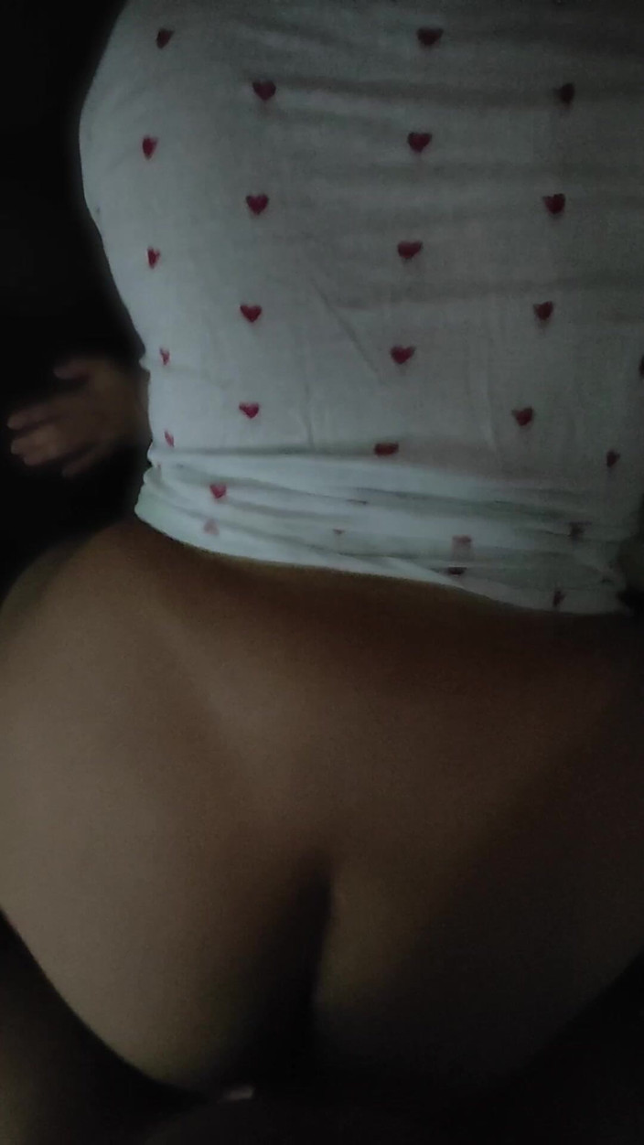 Nandy hot: Menipu suami dan jirannya