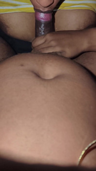 Oggi bella giornata di pioggia un piccolo pompino e leccare le mie tette video per i miei fanlovers