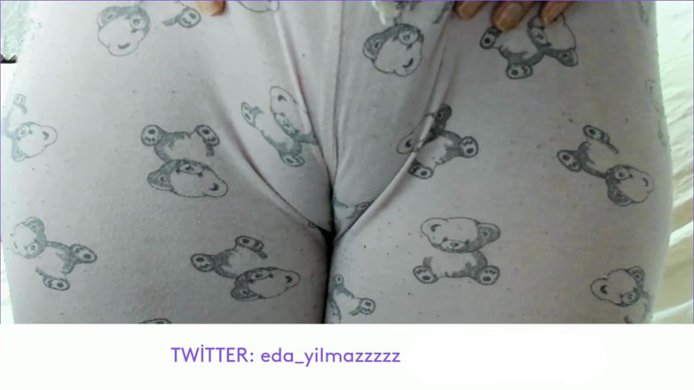 bigass_sexy_bigboobs: Cameltoe - pyjama - chatte gonflée - chatte gonflée