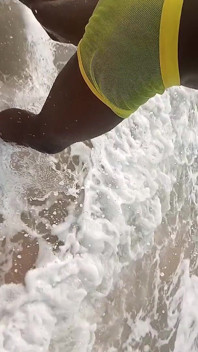 Zabawa na plaży w Kotonu po raz pierwszy