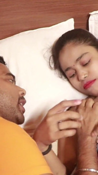 Memek sempit mahasiswi india 18 tahun dicrot di dalam